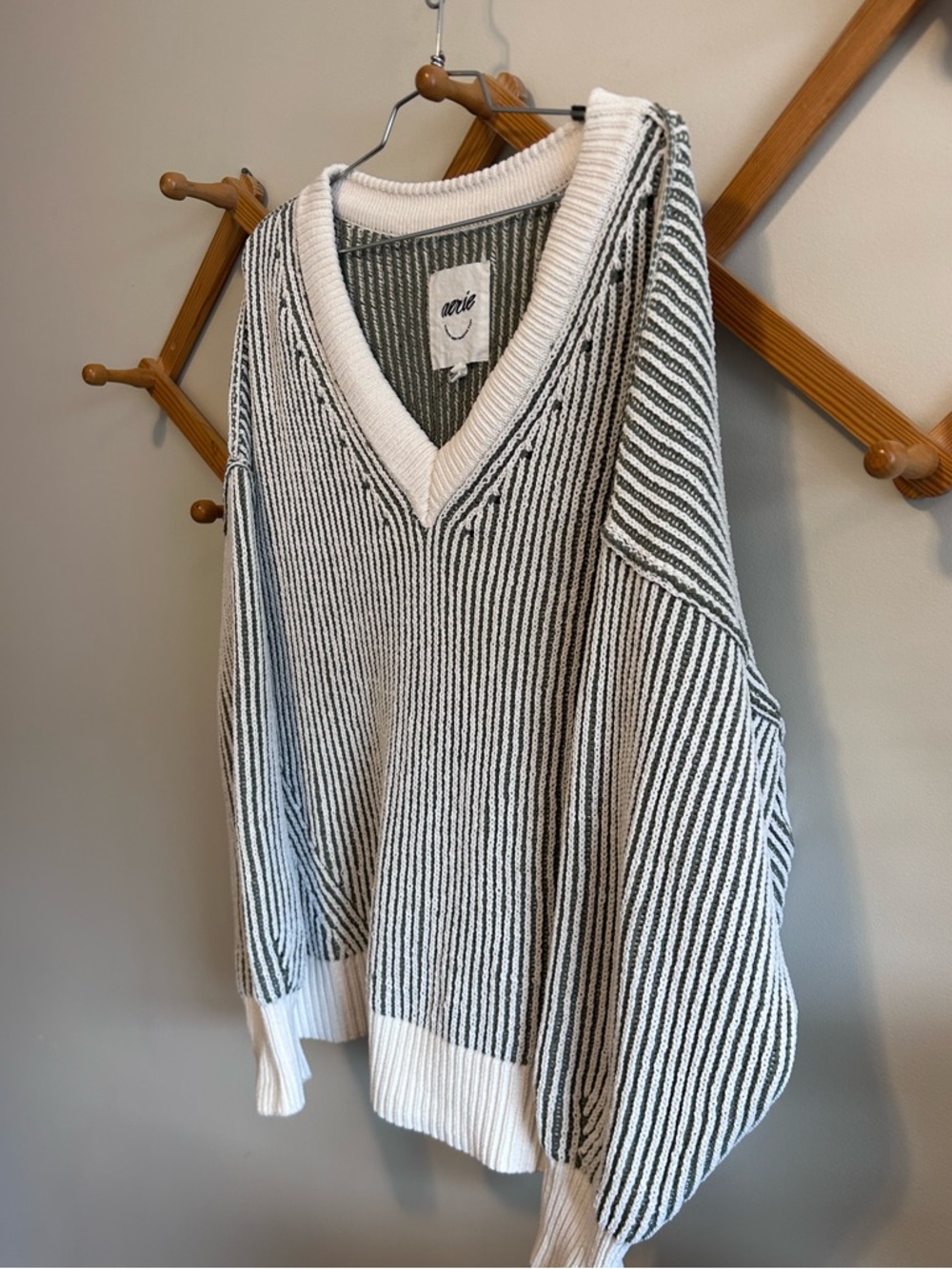 aerie V-Neck Textured Knit Sweater in Cream & Olive